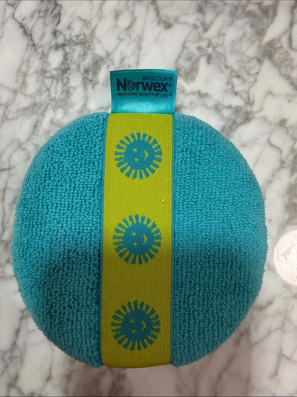 Norwex w- Baclock technology Kids Bath Sponges in Bright Blue & Sunny Yellow. BN